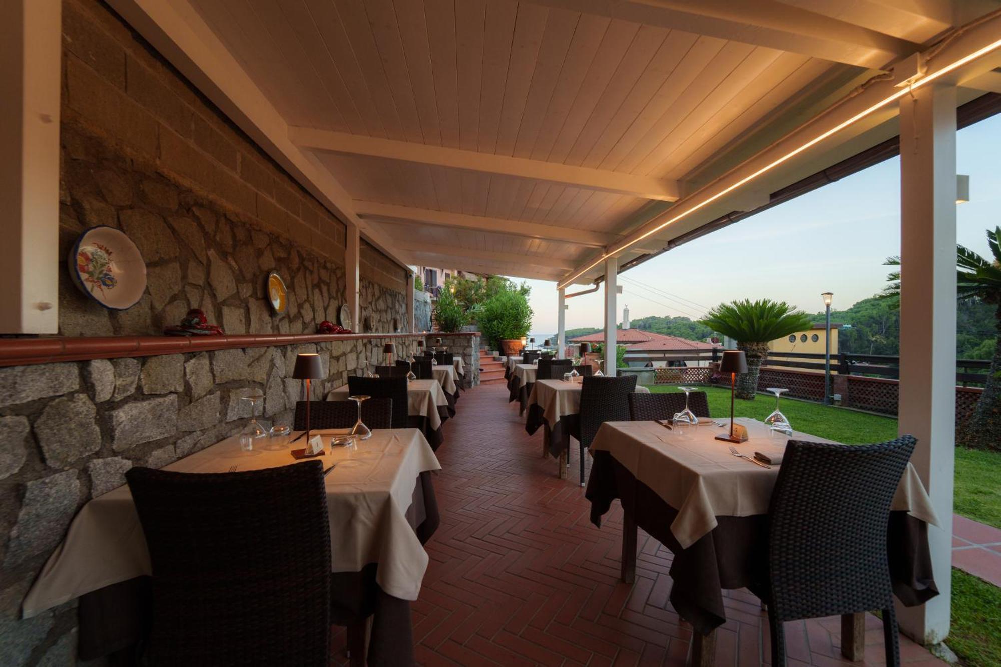Hotel Lo Scirocco Fetovaia Extérieur photo